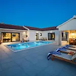 Zen Ferienhaus Tinj